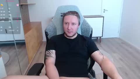 Snapshot of yhdxhy chatting on November 2025 10:54:01 AM James online show from November 2025 10:54:01 AM