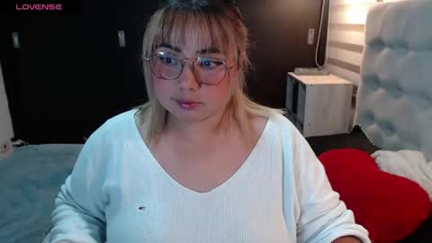 Snapshot of yini_angel07 chatting on May 2026 02:51:02 AM hii i am yini online show from May 2026 02:51:02 AM