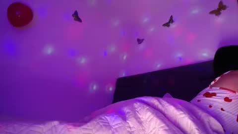 Snapshot of yinn_silver chatting on February 2025 11:59:02 AM Yiny online show from February 2025 11:59:02 AM