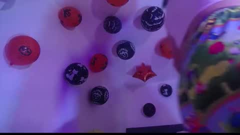 Snapshot of yinn_silver chatting on October 2025 09:17:04 AM Yiny online show from October 2025 09:17:04 AM