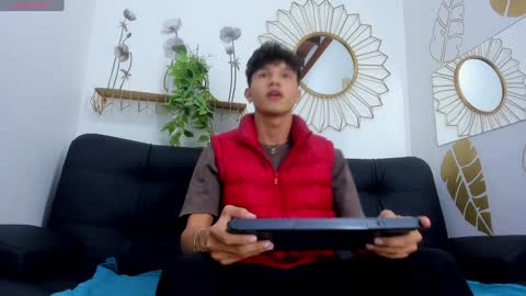 Snapshot of yizus_bonz chatting on December 2024 03:58:01 AM yizus_bonz online show from December 2024 03:58:01 AM