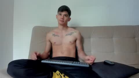 Snapshot of yizus_bonz chatting on April 2026 06:14:02 PM yizus_bonz online show from April 2026 06:14:02 PM