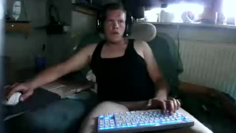 ynghotgerman92 online show from June 2026 06:29:02 PM