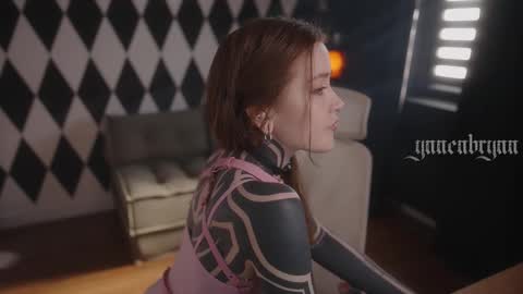 ynnenbrynn online show from October 2025 06:49:01 AM