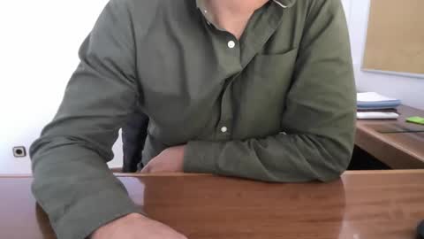 Yo47 online show from December 2025 03:10:01 PM