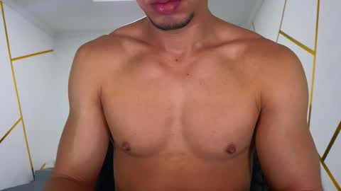 yo_zue online show from January 2026 04:22:02 PM