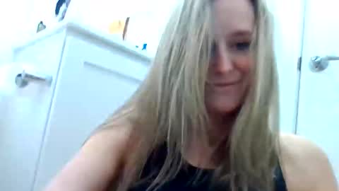 Snapshot of yogabuttttttt chatting on May 2026 05:47:02 AM yogabuttttttt online show from May 2026 05:47:02 AM