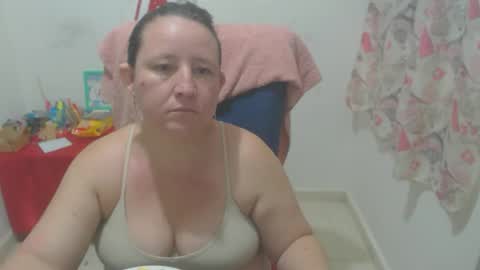 Snapshot of yohis_kiut25 chatting on March 2026 03:43:01 AM yohis online show from March 2026 03:43:01 AM