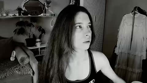 yoka_paradoxxx online show from May 2026 10:53:02 AM
