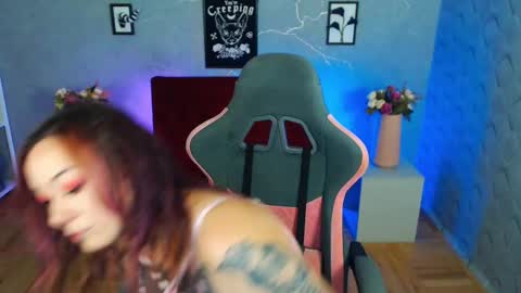 Snapshot of yolandyfoun chatting on November 2025 12:06:01 PM Yolandi-Foun online show from November 2025 12:06:01 PM