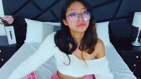 Snapshot of yommi_winx chatting on February 2025 09:47:02 AM Yommi Winx online show from February 2025 09:47:02 AM