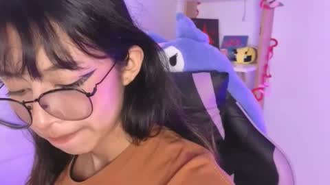 Snapshot of yommi_winx chatting on November 2025 09:02:02 PM Yommi Winx online show from November 2025 09:02:02 PM