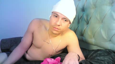 Yonat online show from November 2025 11:25:01 PM