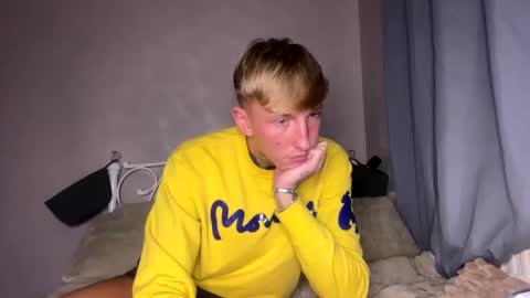 Snapshot of yorkshirelad208 chatting on January 2025 09:11:02 PM Harrison online show from January 2025 09:11:02 PM