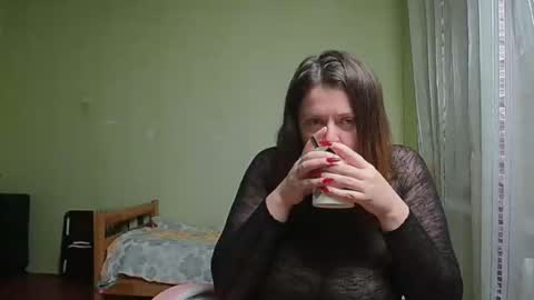Snapshot of yorukitsunee chatting on September 2025 10:11:01 PM Milana online show from September 2025 10:11:01 PM