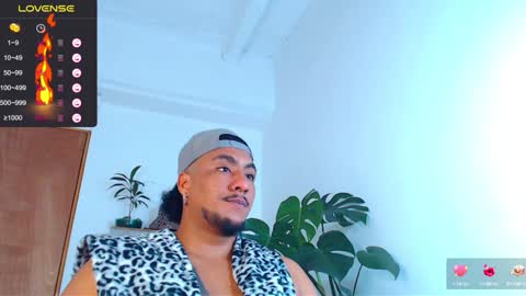 Snapshot of yosoy_enzo2020 chatting on January 2025 06:25:01 AM Enzo online show from January 2025 06:25:01 AM