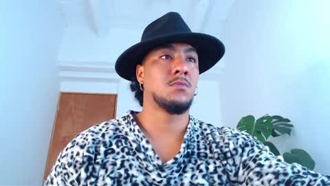 Snapshot of yosoy_enzo2020 chatting on January 2025 09:25:02 AM Enzo online show from January 2025 09:25:02 AM