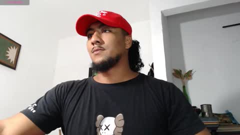 Snapshot of yosoy_enzo2020 chatting on October 2025 03:29:02 AM Enzo online show from October 2025 03:29:02 AM