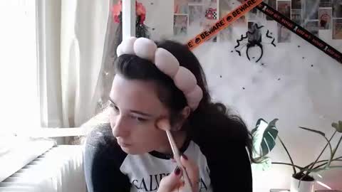 Snapshot of you_aurora chatting on October 2025 11:29:02 AM Aurora online show from October 2025 11:29:02 AM