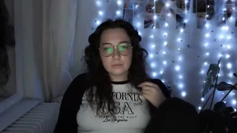 Snapshot of you_aurora chatting on October 2025 06:17:01 PM Aurora online show from October 2025 06:17:01 PM