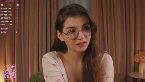 Elizabeth brunette -- Darline blonde  online show from December 2025 07:53:02 PM