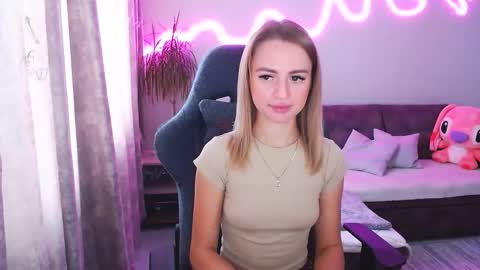 Snapshot of youdreamm chatting on October 2025 08:26:01 AM Bella online show from October 2025 08:26:01 AM