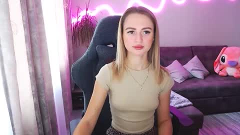 Snapshot of youdreamm chatting on October 2025 08:14:02 AM Bella online show from October 2025 08:14:02 AM