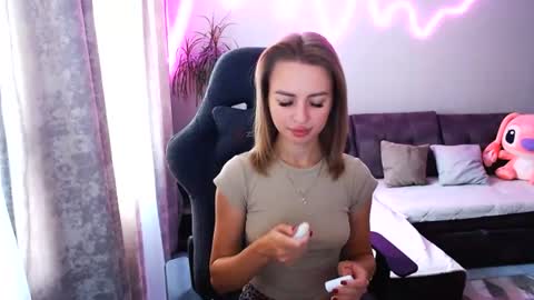 Snapshot of youdreamm chatting on July 2026 06:28:01 AM Bella online show from July 2026 06:28:01 AM