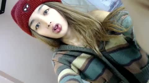 Snapshot of yougotelise69 chatting on December 2024 05:05:02 AM HAPPY BIRTHDAY TO ME online show from December 2024 05:05:02 AM