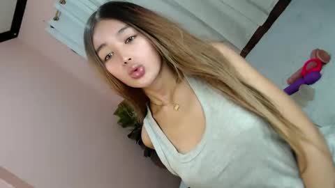 Snapshot of yougotelise69 chatting on December 2024 05:37:01 AM HAPPY BIRTHDAY TO ME online show from December 2024 05:37:01 AM