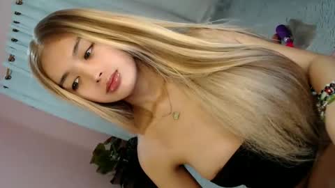 Snapshot of yougotelise69 chatting on December 2024 07:43:01 AM HAPPY BIRTHDAY TO ME online show from December 2024 07:43:01 AM