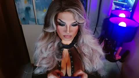 Snapshot of your1truequeen chatting on June 2026 04:53:02 PM QUEEN MADISON online show from June 2026 04:53:02 PM