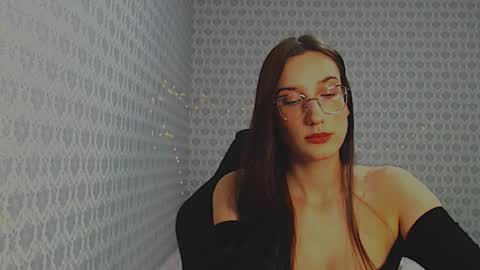 Milla online show from November 2025 03:45:02 PM