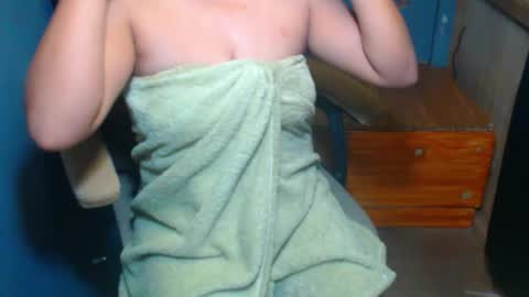 Snapshot of your_bootybabe chatting on October 2025 03:40:02 AM your_bootybabe online show from October 2025 03:40:02 AM