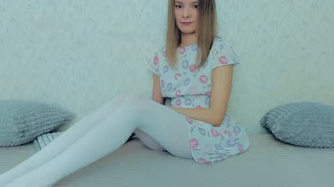 Lily online show from January 2025 04:44:01 AM