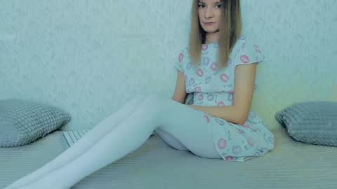 Lily online show from February 2025 05:52:01 AM