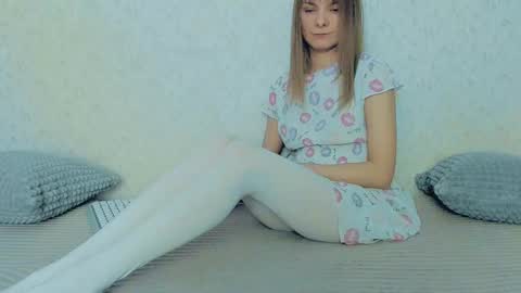 Lily online show from February 2025 01:32:01 PM