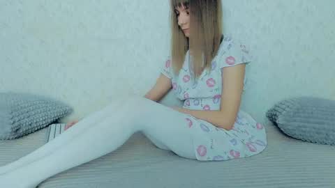 Lily online show from February 2025 01:36:01 PM