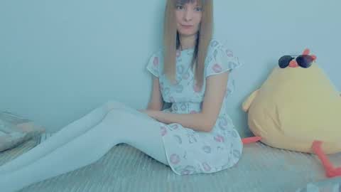 Lily online show from October 2025 03:37:01 AM
