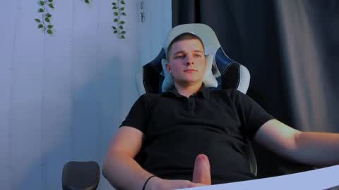 Snapshot of your_claddagh chatting on October 2025 08:31:01 PM your_claddagh online show from October 2025 08:31:01 PM