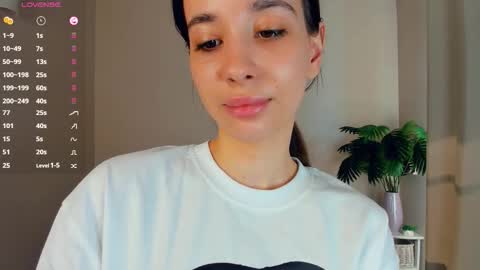 Snapshot of your_desssert chatting on March 2026 10:43:02 AM Lina online show from March 2026 10:43:02 AM
