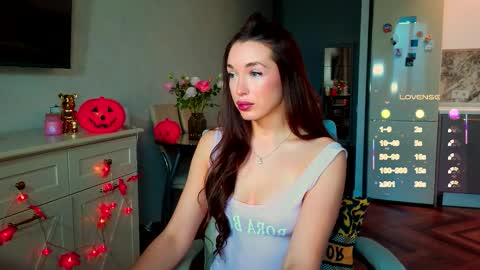 Snapshot of your_evaa chatting on November 2025 02:25:01 AM your Evaa online show from November 2025 02:25:01 AM