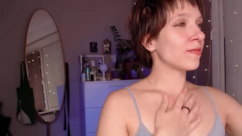 Alex and Kris long hair online show from October 2025 08:09:02 PM