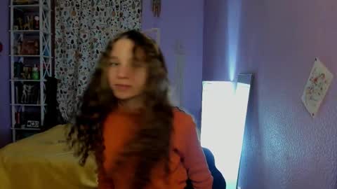 Leslie online show from September 2025 09:49:02 PM