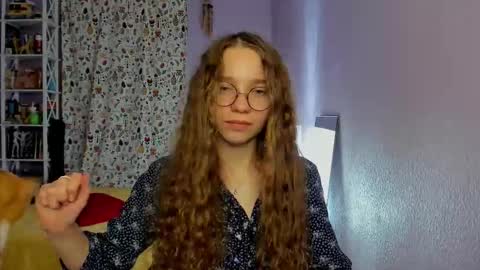 Leslie online show from September 2025 12:48:02 AM