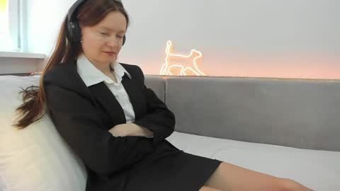 Snapshot of your_librarian chatting on April 2026 11:26:02 AM Your Librarian online show from April 2026 11:26:02 AM
