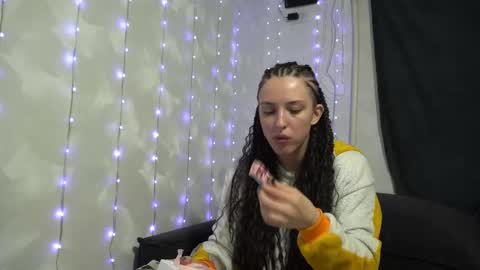 Snapshot of your_little_flexible_girl chatting on March 2026 08:38:01 PM Meri online show from March 2026 08:38:01 PM