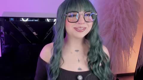 Cami independent model online show from November 2025 10:56:01 PM