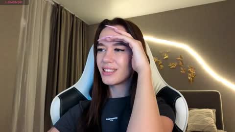 Jessica Loyd online show from September 2025 09:09:02 AM