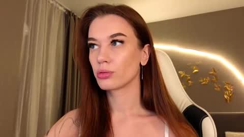 Jessica Loyd online show from November 2025 02:57:02 AM